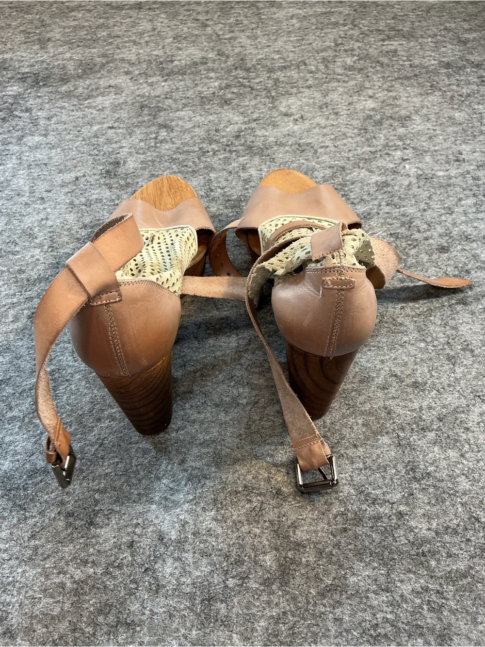 Free People Women’s Leather Open-Toe Heels with Perforated Beige Upper Size 41 - Picture 6 of 6